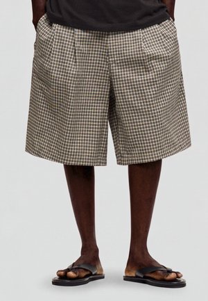 Bershka, MEGABAGGY- BERMUDA SHORTS - Šortky - black