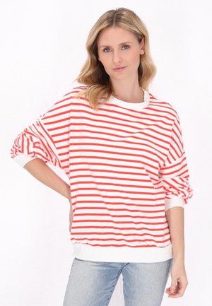 Sweater - red striped