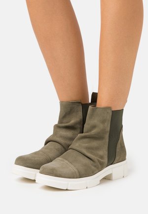 Mis Pepas, Bottines - green