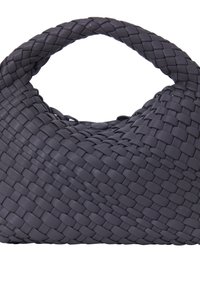 Vævet håndtaske lavet af mørkegrå materiale med et rundet håndtag, der har en tekstureret overflade og et blødt, fleksibelt design.