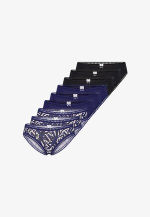 Ensemble de sept culottes pour femmes aux couleurs assorties : noir uni, bleu foncé uni et motif avec des accents bleus et noirs.