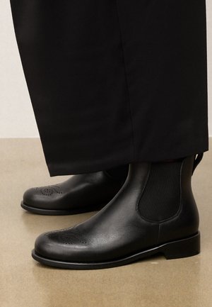 DAFNE - Poolsaapad - black