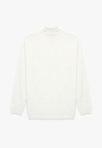 Suéter de cuello alto color beige claro hecho de un suave tejido de punto. Presenta mangas largas y un cuello acanalado. Diseño simple y sin adornos.