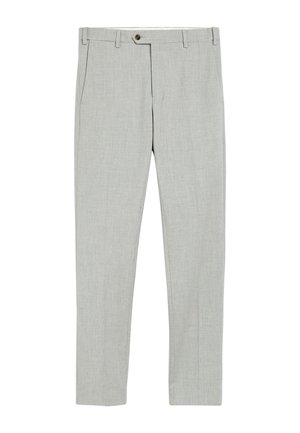Pantalones de vestir gris claro con una tela texturizada, corte recto, dos bolsillos frontales, un bolsillo trasero y cierre de botón marrón.