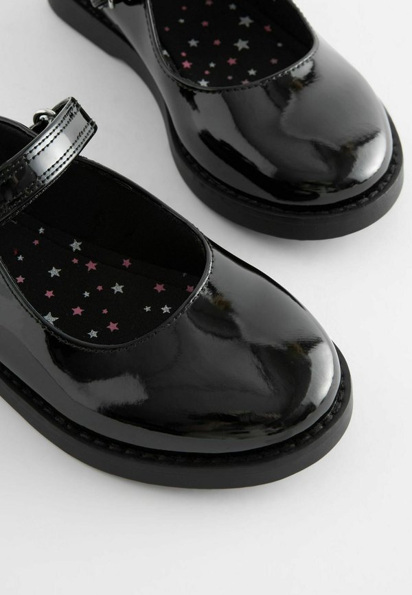 SCHOOL MARY JANE CREPE SOLE SHOESFIT (F) – Riemchenballerina