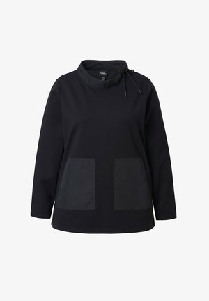 Zwarte pullover met een hoge halslijn, trekkoordsluiting en twee grote voorzakken met een matte afwerking. Zachte stoftextuur.