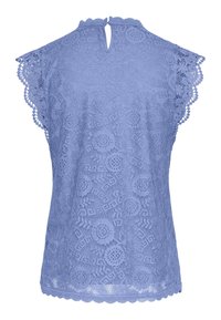Lyseblå blonde-top med korte ærmer, som har intrikate blomsterdesign, en nøglehul-lukning ved halsen og bølget kant. Blødt, tekstureret stof.