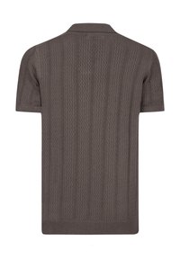 Polo shirt met korte mouwen in donkerbruin met een gestructureerd zigzagpatroon en geribde kraag. Beschikt over een rechte zoom en een klassieke pasvorm.