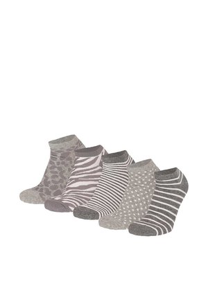 Five pairs of low-cut socks in shades of gray with different patterns: leopard, zebra, thin stripes, polka dots, and wide stripes.
