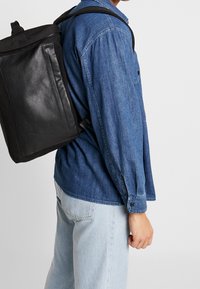 Zign Bolsa de deporte - black