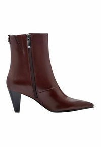 Bottine en cuir bordeaux avec un bout pointu et une fermeture éclair latérale, présentant une silhouette élégante et un talon conique noir modéré.