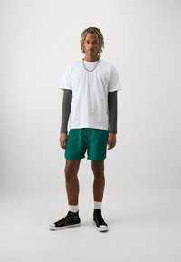 GAP BAGGIE EASY - Shorts - aventurine green