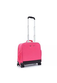 Valigia morbida rosa con manico telescopico, base nera e quattro ruote. Dispone di due tasche laterali e di un comparto principale con zip.