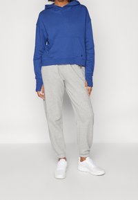 Sweaty Betty Luvtröja - blue