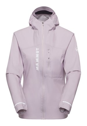 Giacca impermeabile lilla chiaro con cappuccio, cerniera frontale, tasca sul petto e logo "MAMMUT" sul petto sinistro e sulla manica.