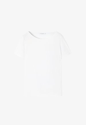 Fehér, rövid ujjú női környakú póló, testhezálló fazonnal, sima fehér háttér előtt kiemelve.