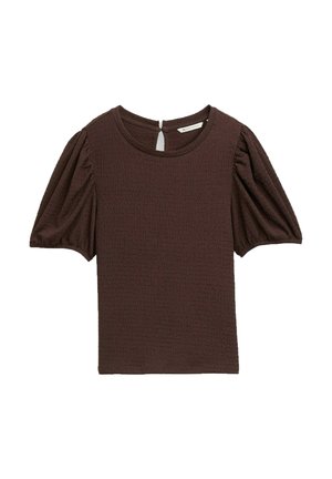 Blouse marron texturée à manches courtes avec manches bouffantes et petite ouverture en forme de goutte à l'encolure dos avec fermeture à bouton.