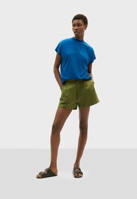 Thinking Mu HERE COMES THE SUN - Camiseta estampada - royal blue