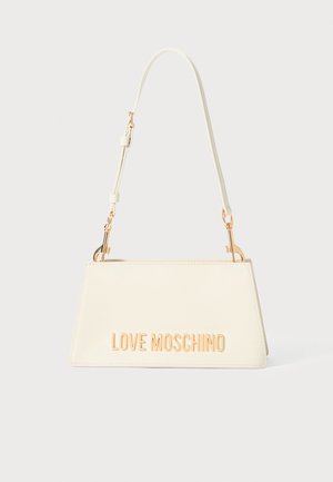 Kreemikunstnahast käekott, millel on struktureeritud disain, kuldne riistvara ja esipaneelil embosseeritud "LOVE MOSCHINO" logo. Reguleeritav rihm.