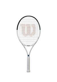 Witte tennisracket met een ronde kop, zwarte en zilveren accenten, en een gestructureerde grip, gekenmerkt door een rasterpatroon met het 'Wilson' logo in oranje.