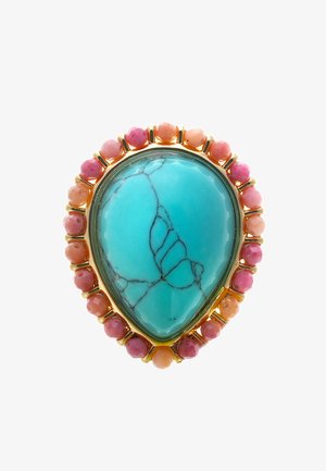 Bague en pierre turquoise en forme de goutte, entourée de perles roses et corail, montée sur métal doré. Texture lisse avec des veines.
