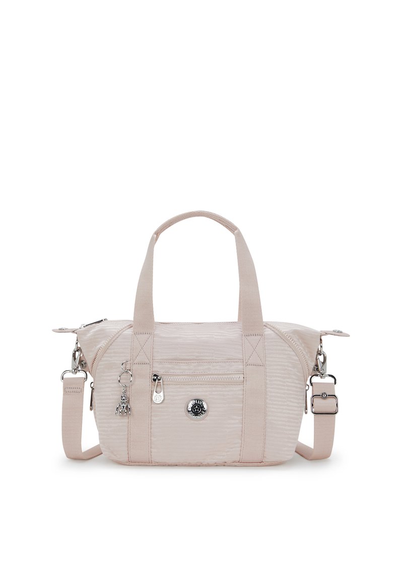 Ljusrosa tygväska med två topphandtag, en avtagbar axelrem, blixtlåsförsedd huvudfack och en framficka. Silverfärgade detaljer.