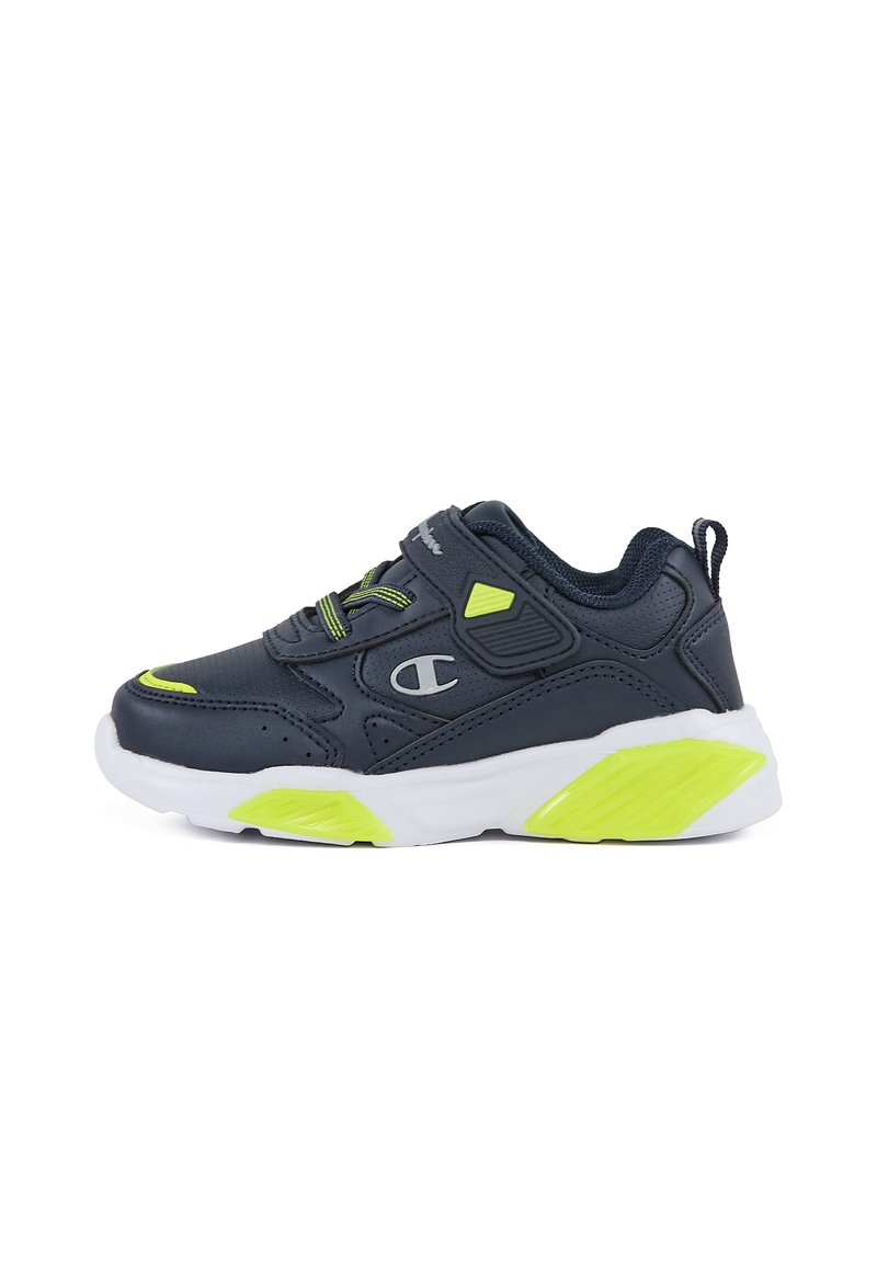 Scarpa sportiva blu marina con un design testurizzato, accenti verde neon, lacci elastici e una suola intermedia bianca. Presenta un logo sul lato e un manico per il sollevamento.