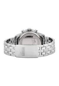 Montre en acier inoxydable avec une finition métallique argentée, des boutons chronographe, un bracelet à maillons et un fermoir gravé arborant le logo "Lotus".