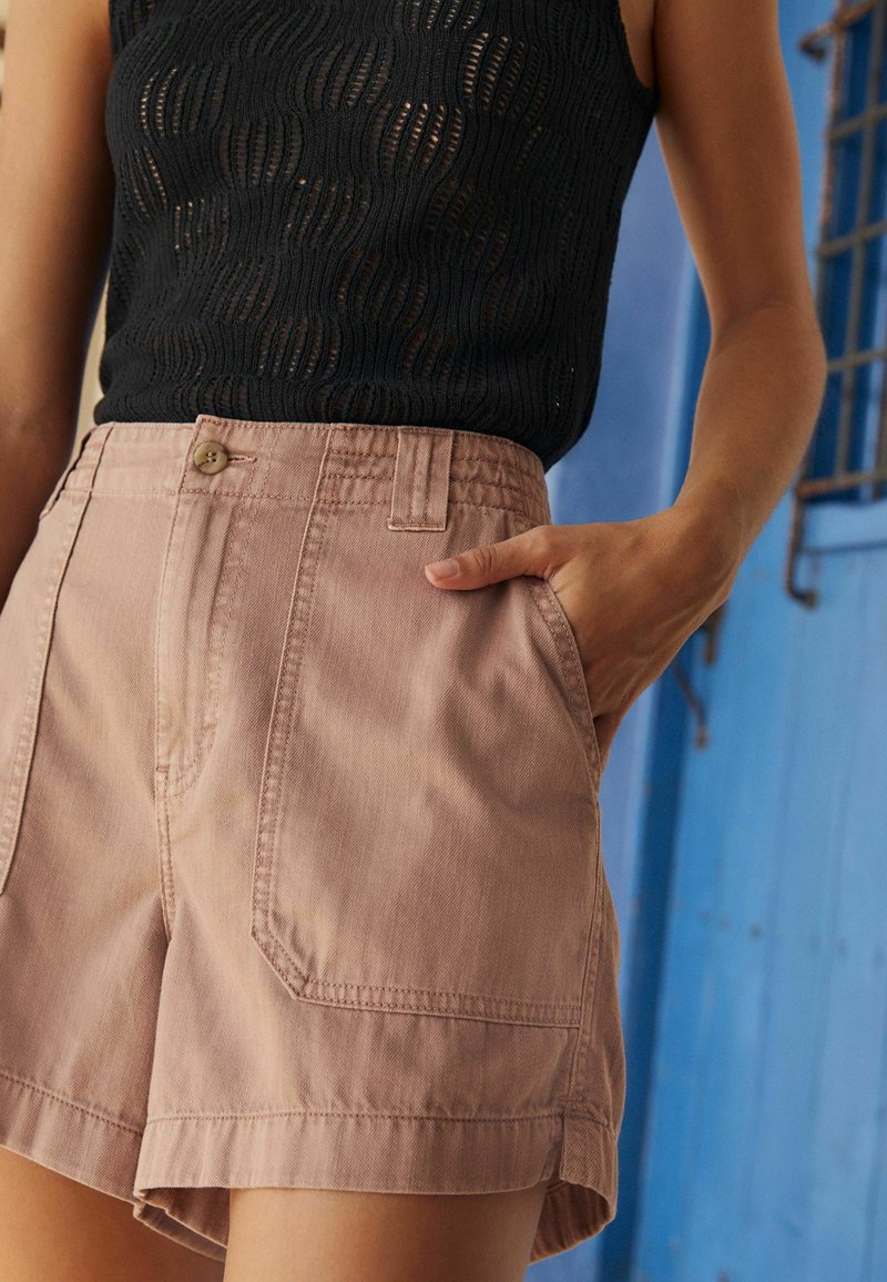 Next UTILITY REGULAR FIT - Farkkushortsit - rust brown