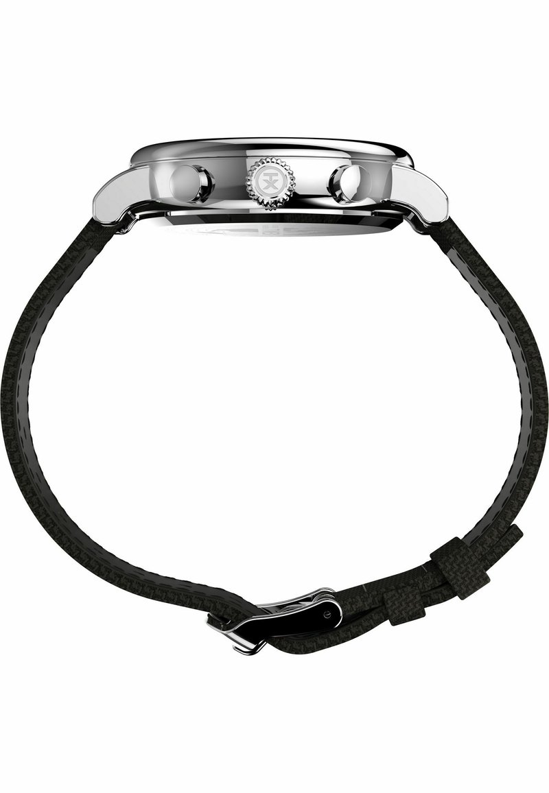 Montre-bracelet en métal argenté avec deux boutons latéraux et un bracelet texturé noir maintenu par une boucle argentée, vue de côté.