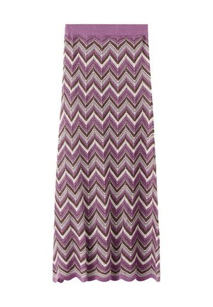 Jupe longue tricotée avec un motif en zigzag aux tons violet, marron, blanc et rose, dotée d'une ceinture unie violette.