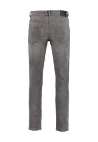 Vaqueros de mezclilla gris con un corte ajustado, con una cintura de subida media, dos bolsillos traseros y una textura suave. Parche de cuero negro en la cintura.