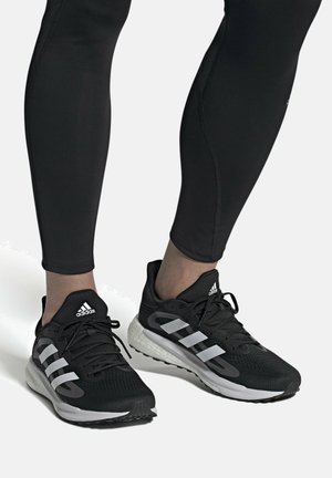 SOLARGLIDE 4 - Scarpe running neutre - black