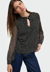 Unselected, black