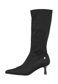 Botas negras hasta la rodilla hechas de tejido suave, con punta afilada y un pequeño acento de rhinestone transparente en el lateral.
