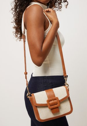 MISAKO, SORI SUMMER BAG - Taška cez plece - sand