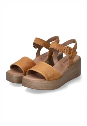 Sandalen met plateauzool - braun