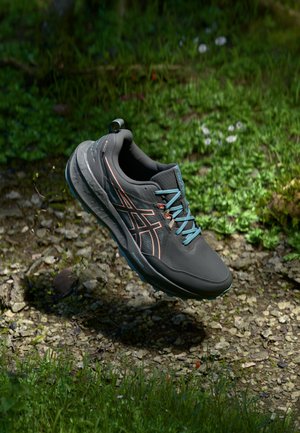 GEL SONOMA 8 GTX - Løpesko for mark - black/spicelatte