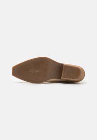 Steve Madden WAYNOA - Kovbojské/motorkářské kotníkové boty - beige