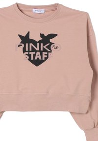 Felpa cropped rosa realizzata in morbido tessuto, con un design a forma di cuore nero e la scritta "PINKO STAFF" in lettere grasse.