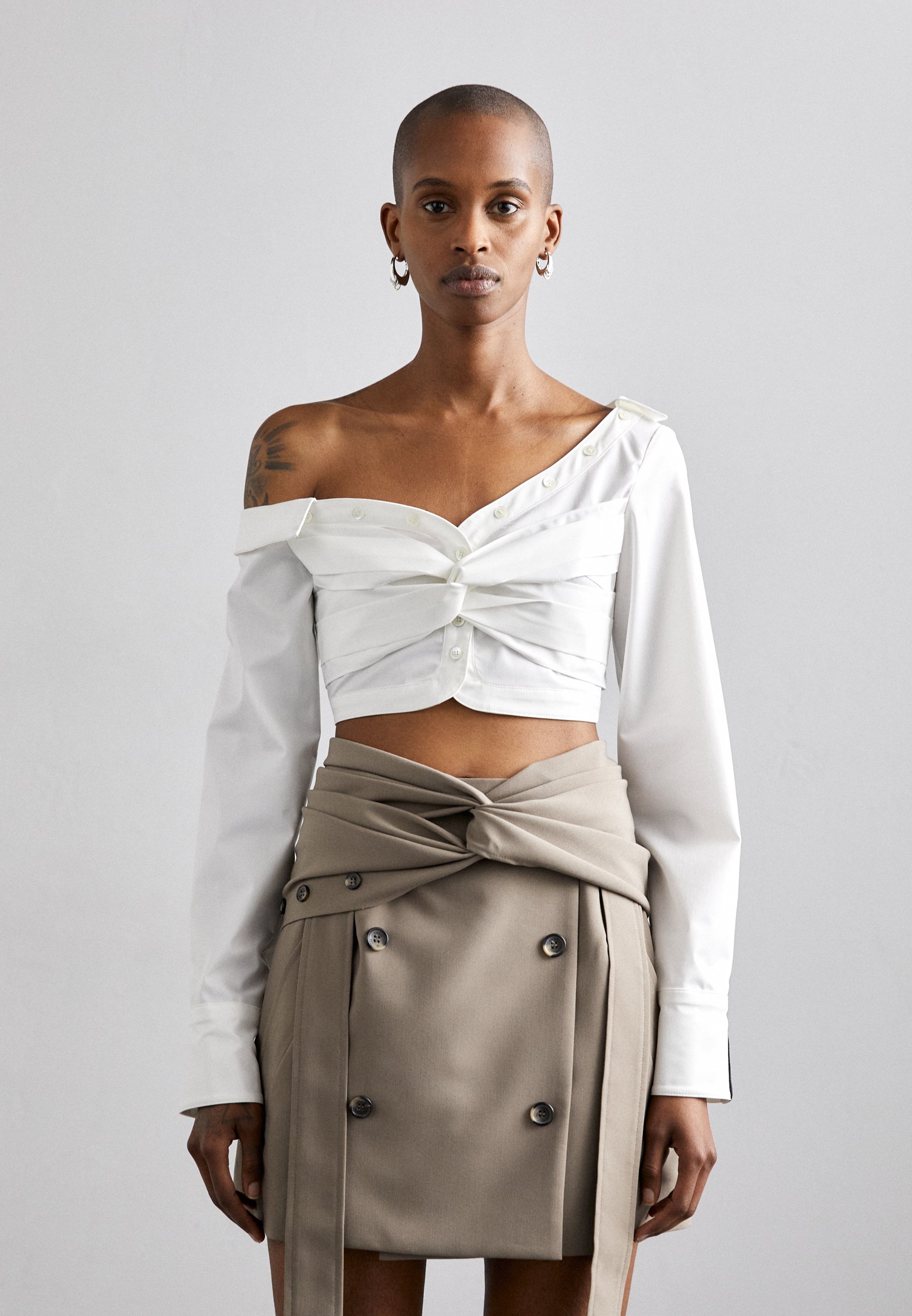 ROKH ASYMMETRIC TWIST CROP BLOUSE - Blouse - white - Zalando