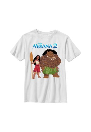 Biały T-shirt z postaciami Moany i Mauiego z filmu Moana 2, na którym Moana trzyma wiosło, a nad nimi znajduje się kolorowy tytuł filmu.
