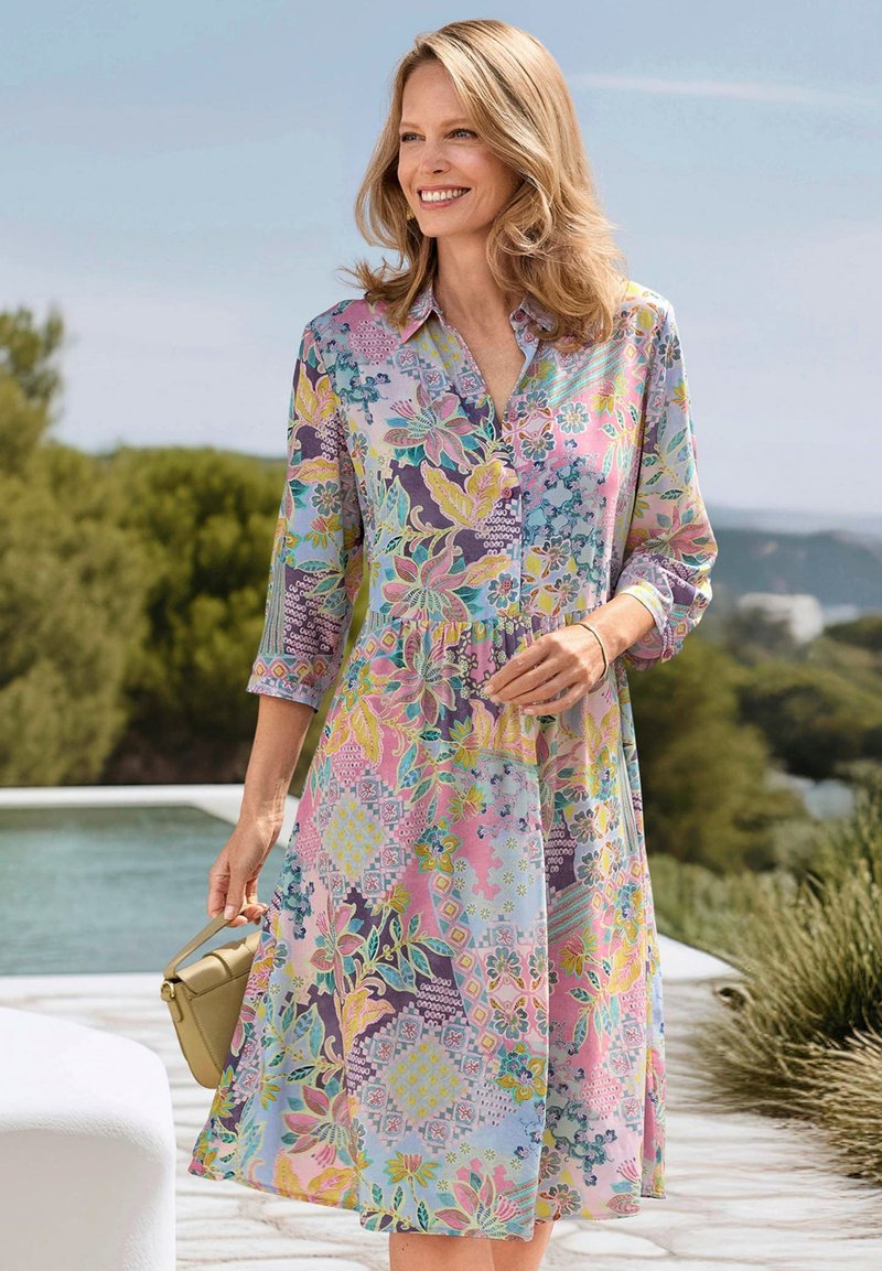 Robe cocktail bleu royal + étole petit 42 Point Mariage modèle