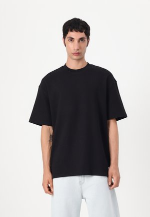 NUWAFFLE - Basic T-shirt - black