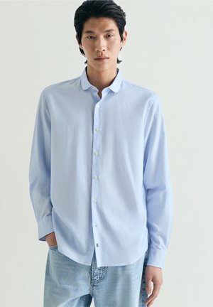 Scalpers, SCALPERS STRUCTURE CLUB SHIRT - Camisa - skyblue