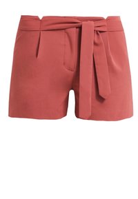 Pantaloni corti alti rossi realizzati in tessuto liscio, con una cintura annodata davanti, due tasche laterali e un orlo pulito.