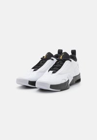 Jordan JORDAN MAX AURA 6 - Sneakers basse - white/metallic gold/black