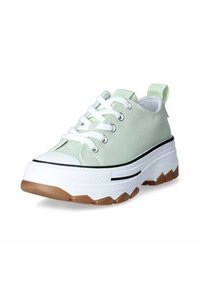 Sneaker in tela verde con suole bianche spesse, dettaglio a strisce nere e suola in gomma marrone texturizzata; presenta lacci bianchi e un pull tab.