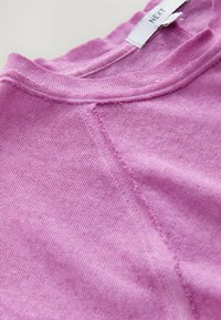 Unselected, pink