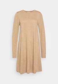 Robe beige à manches longues en tissu doux et léger. Elle présente un col rond et une forme évasée en A avec une texture lisse.